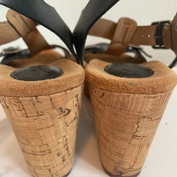 Clarks Artisan Black Leather Wedge Sandals with Buckle Straps - Picture 15 of 15